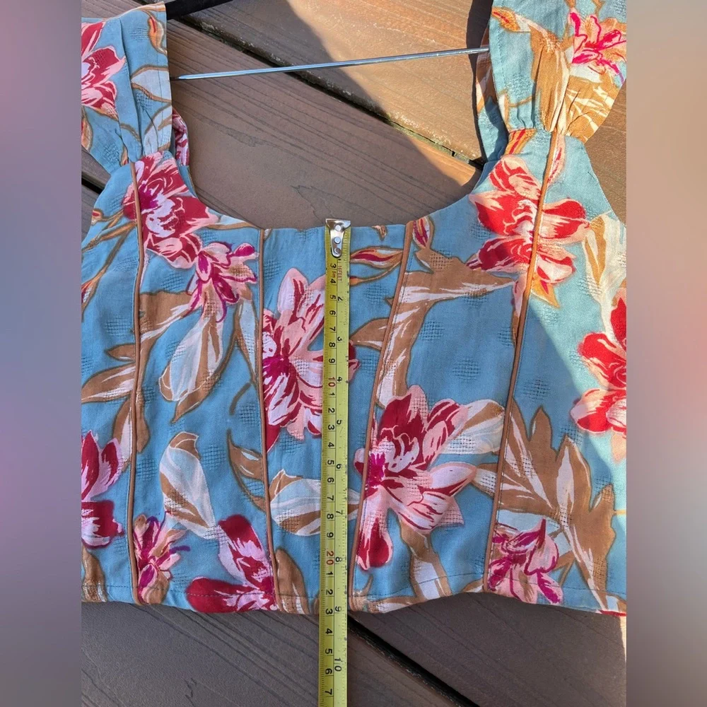 NWT Band of gypsies Cropped Floral Top, blue/ pink. Sz Large - Picture 8 of 8